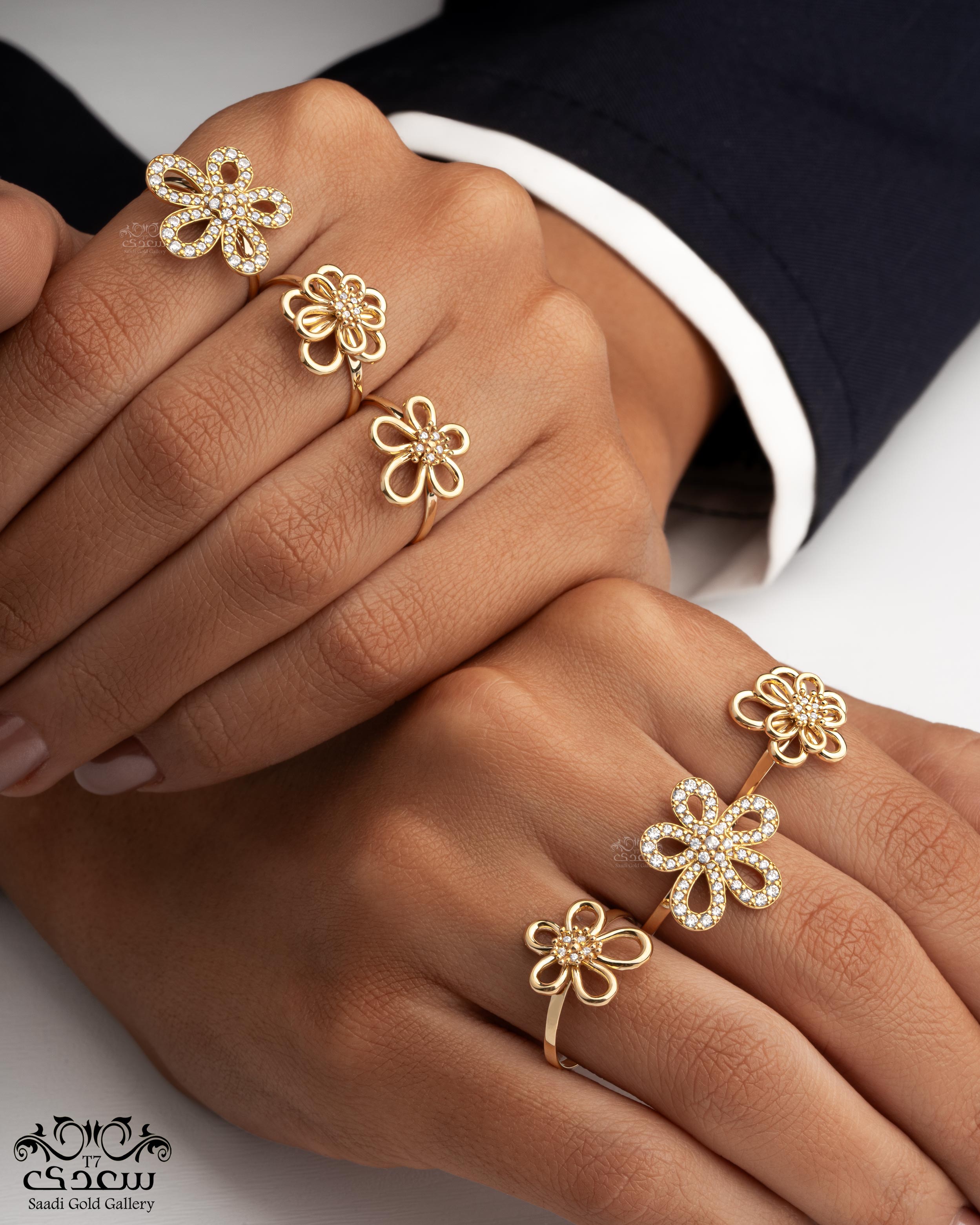 GOLD RING