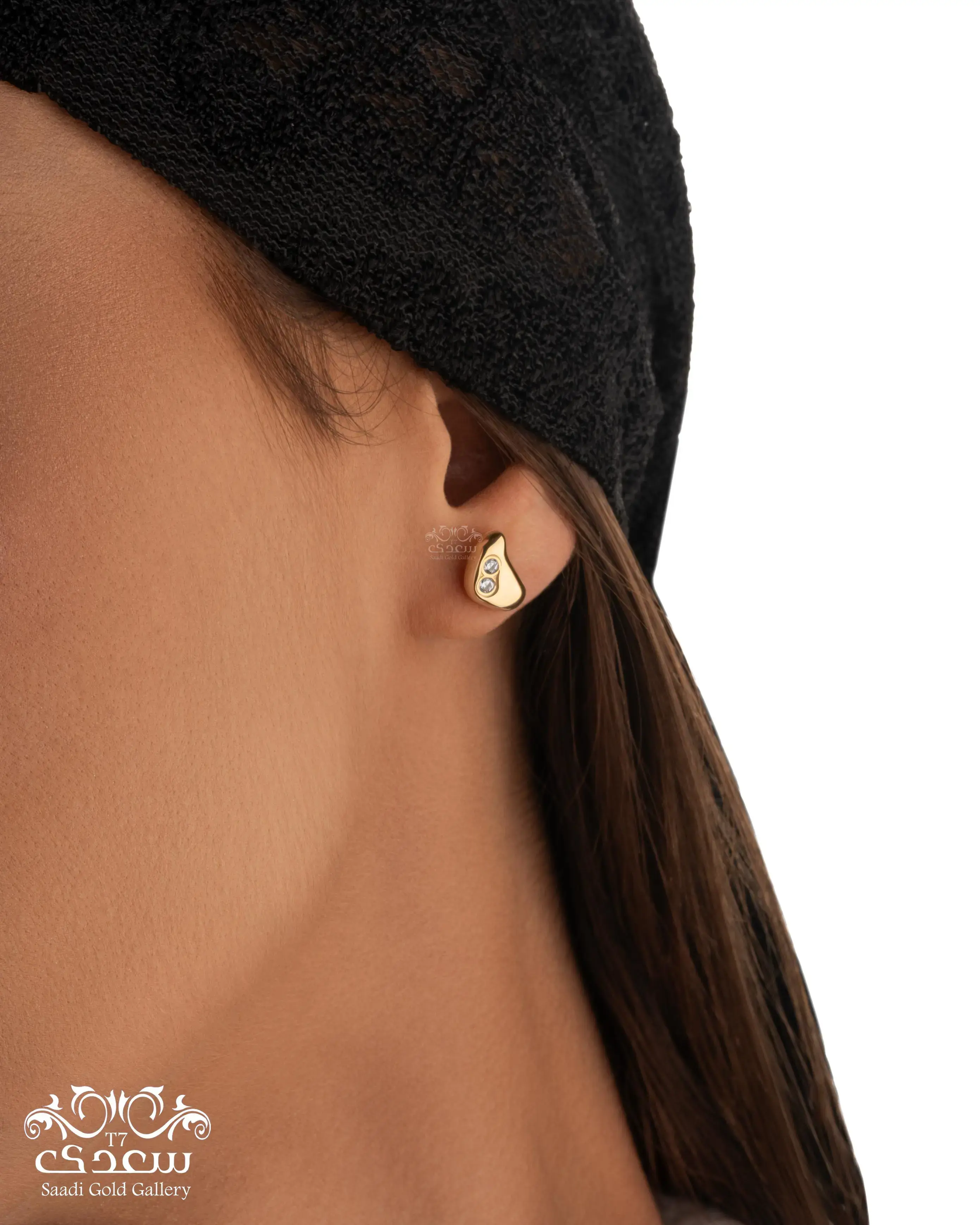 gold earrings
